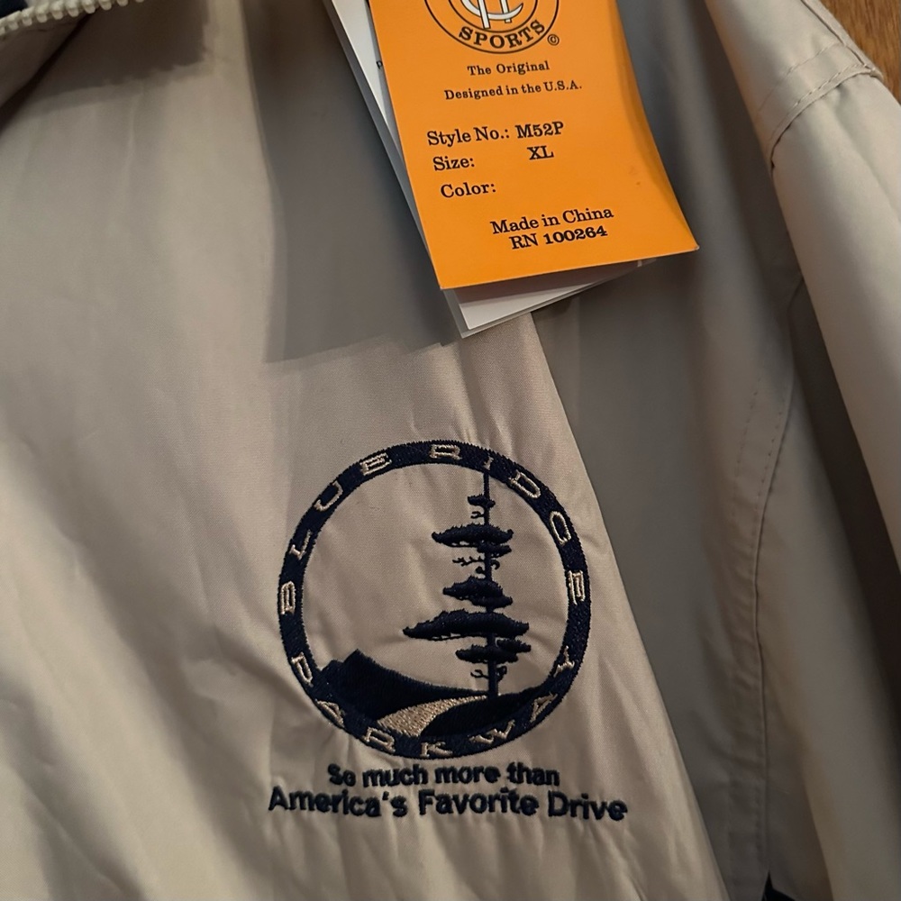 Blue Ridge Parkway water resistant rain jacket windbreaker NWT in Size XL